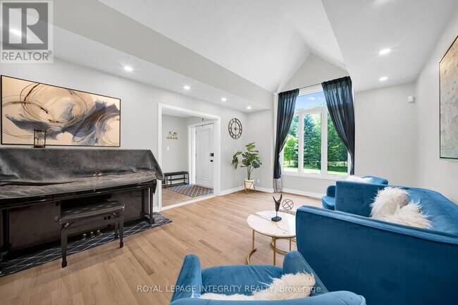 Photo - 1218 Rideau Bend Crescent