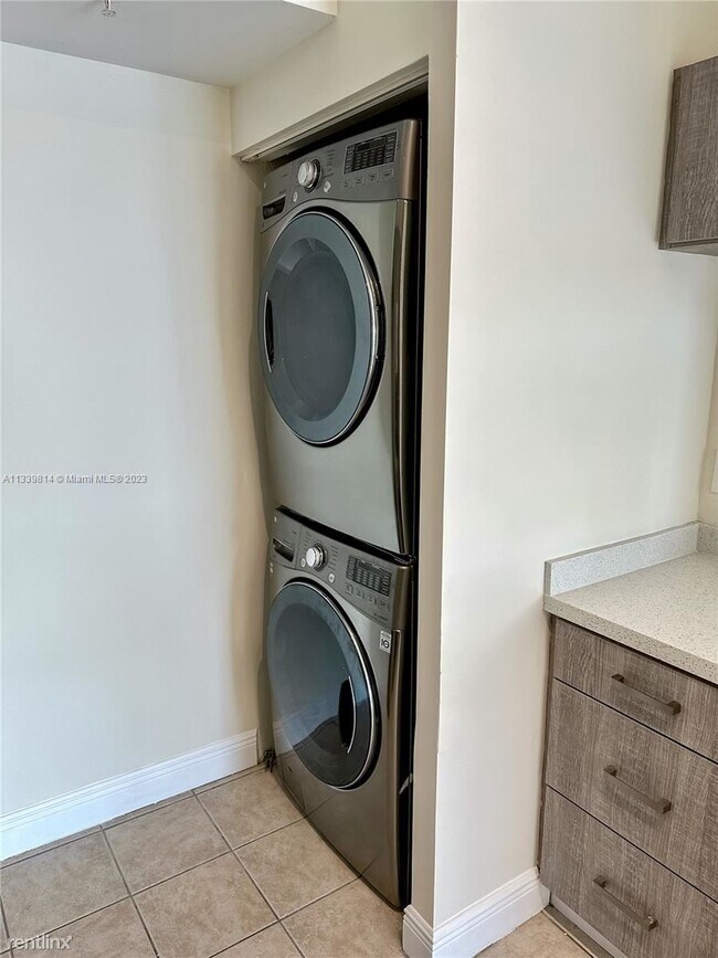 Photo - 3 br, 2 bath Condo - Porto Bellagio