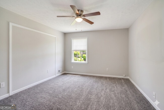 Photo - 257 Omega Dr