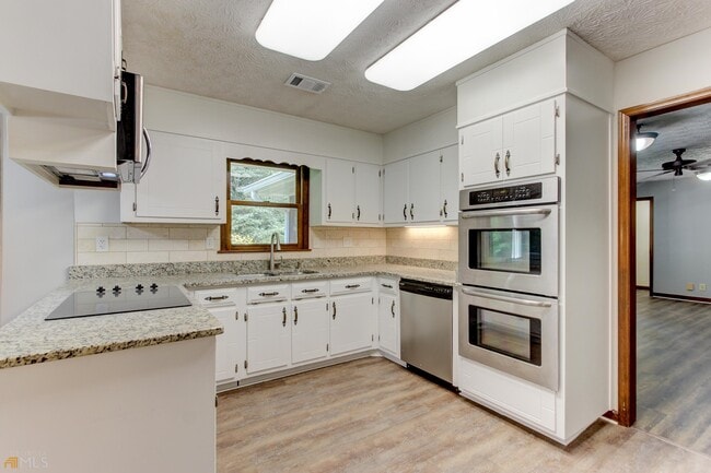 Photo - 130 Aspen Way