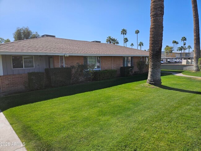 Building Photo - 1504 E Rovey Ave