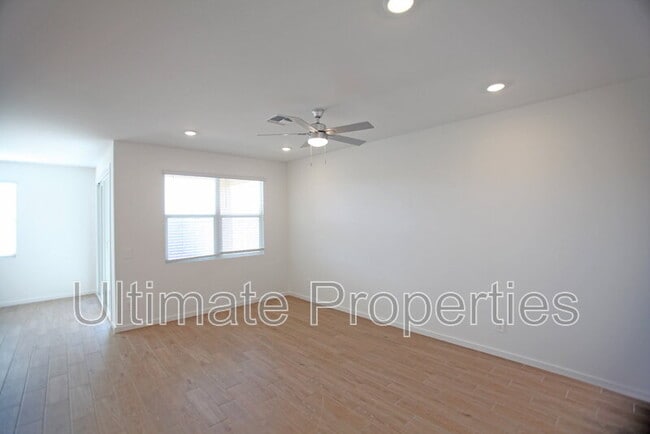 Photo - 17655 W Monroe St