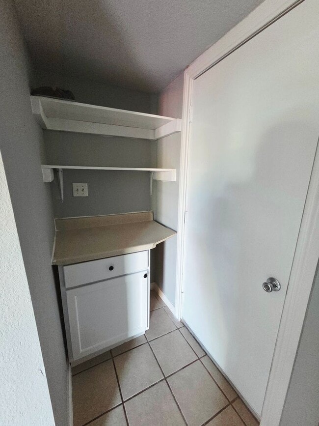 Photo - 5403 Ave Q 1/2