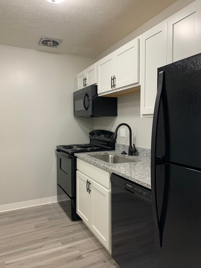 Photo - Queensdale Apartments