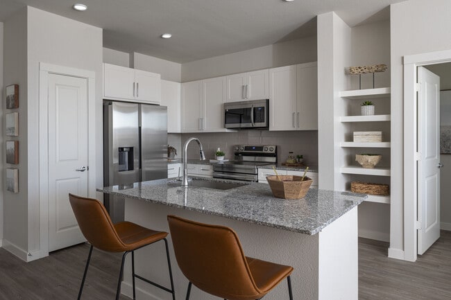Photo - Prose Solaire Apartments