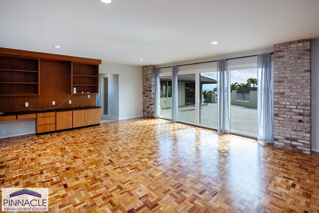 Photo - 1805 Alaweo St House