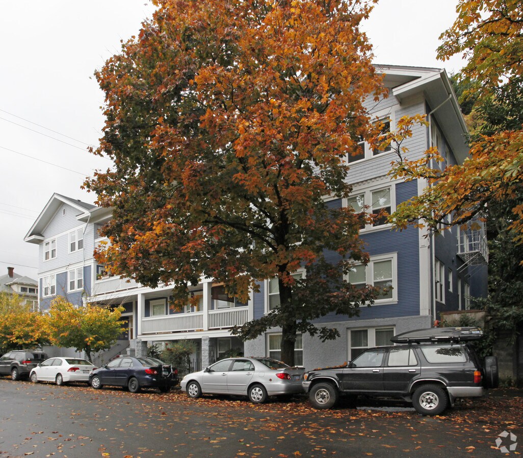 Photo - The Claire Apartments