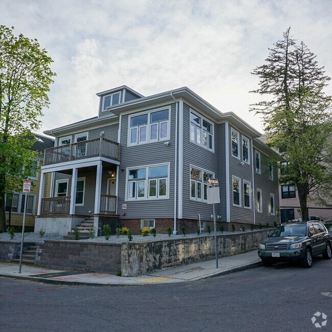 Building Photo - 2 Sonoma St Unit L Rental