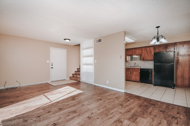 1810 Rosemary Dr Unit A