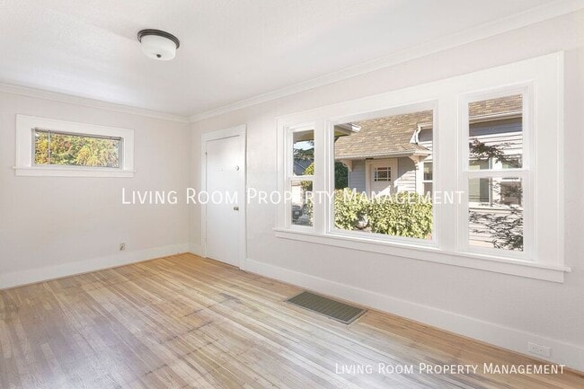 Photo - 5521 N Vancouver-