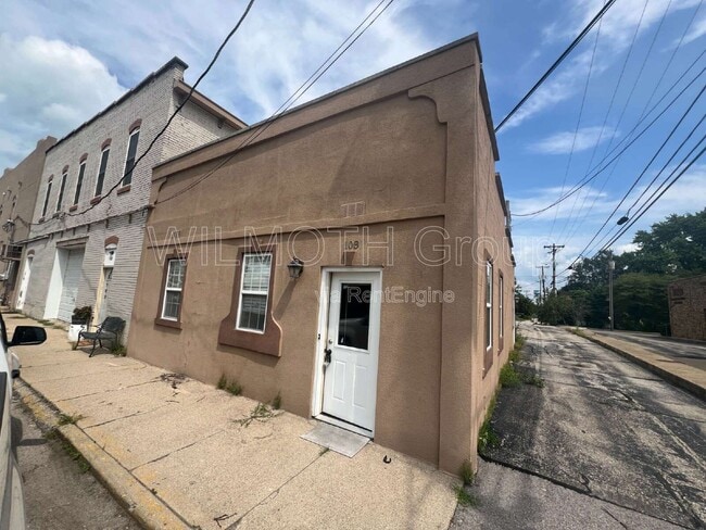 Building Photo - 108 Walnut St