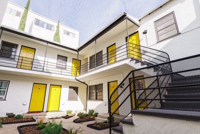 Photo - 944 Tiverton Avenue