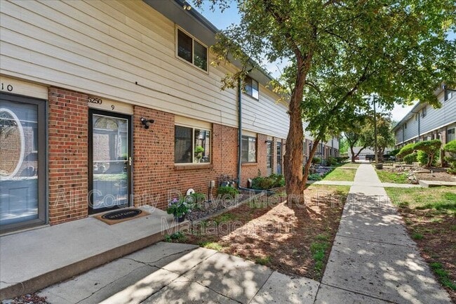 Photo - 5250 Garrison St