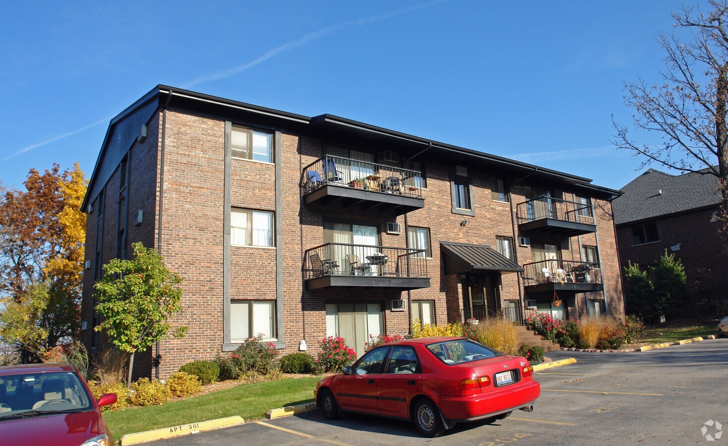 8469 S Archer Ave Apartments For Rent in Willow Springs, IL