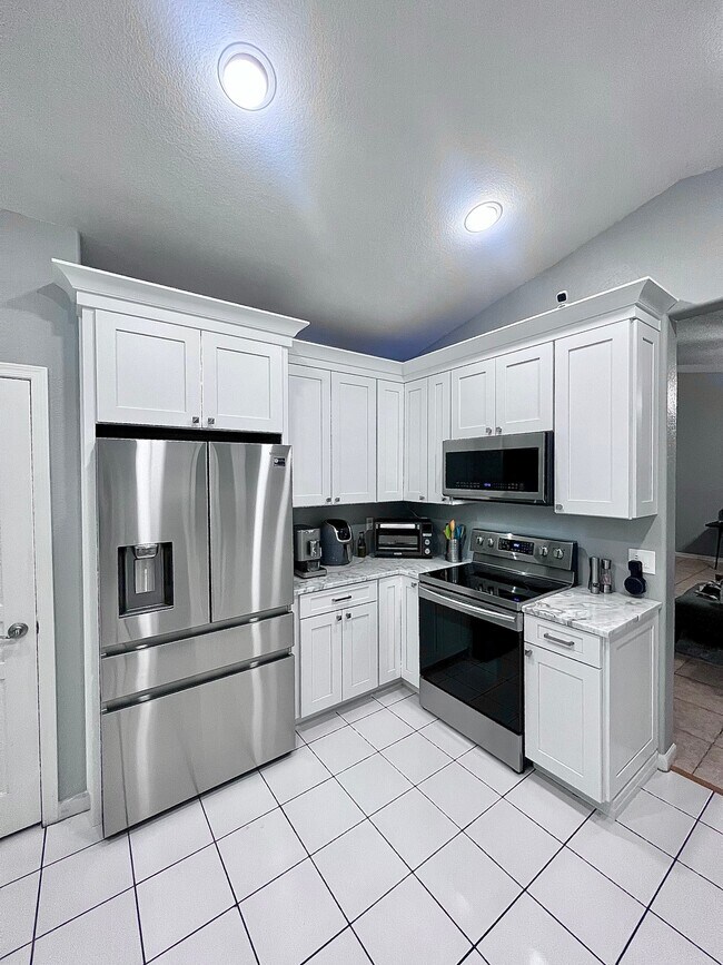 2229 E Soft Wind Dr