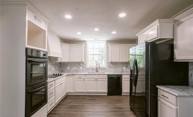 Photo - 2807 Bluebonnet St