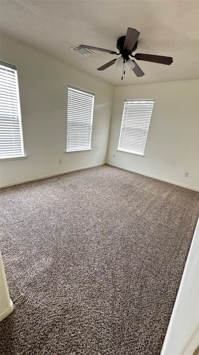 Building Photo - 5018 Woodland Meadows Ln