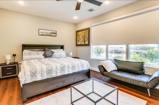 Building Photo - 3108 Baer St