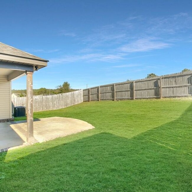 Photo - Beautiful 3 Bed 2 Bath Available in July! House