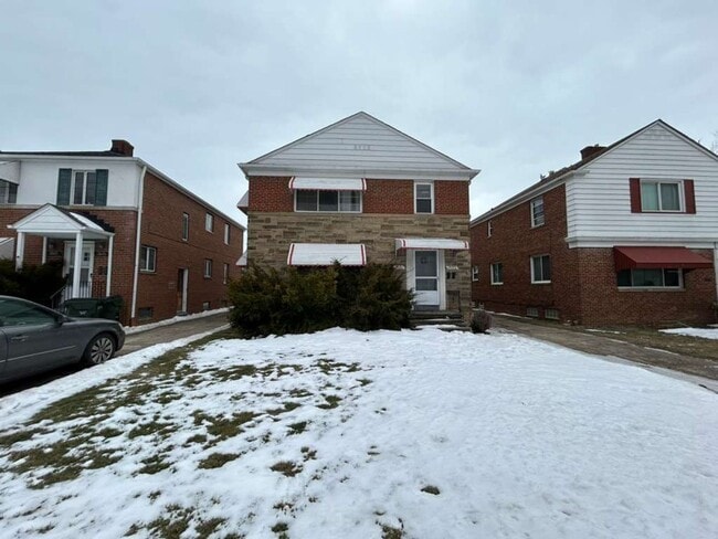 Building Photo - 19181 Lakeshore Blvd Unit 1