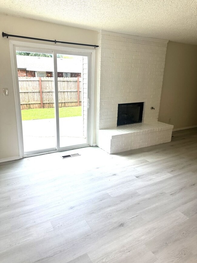 Photo - 1706 Jennifer Cir Unit 1708
