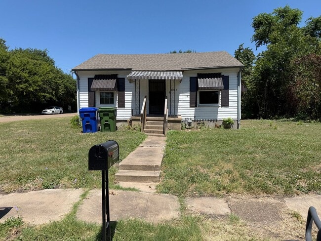 Building Photo - 3833 Rolando Ave