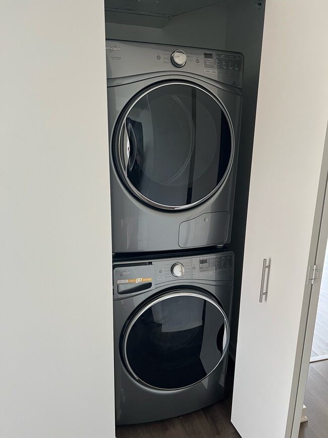 Front load washer & dryer