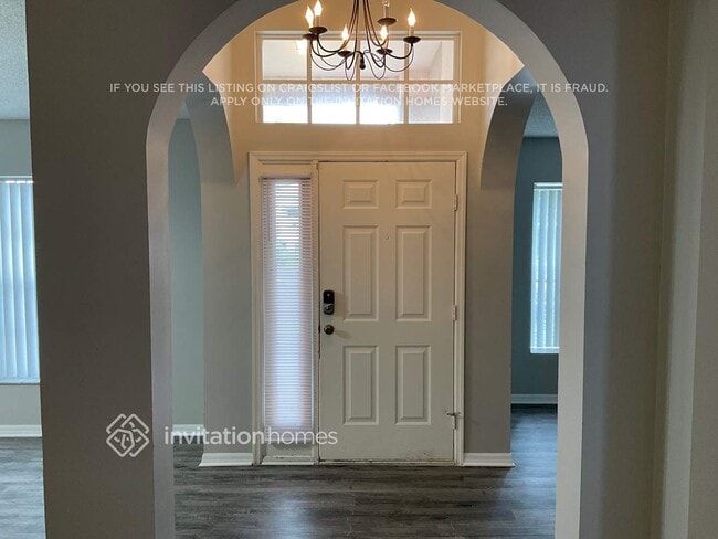 Photo - 826 Walsingham Way