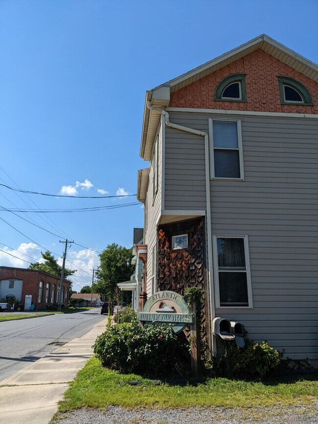 Photo - 206 N Railroad Ave Unit A