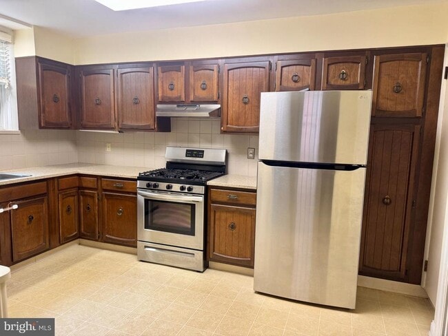 Photo - 8235 Brookside Rd