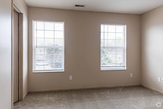 1BR, 1BA - 756SF - Bedroom