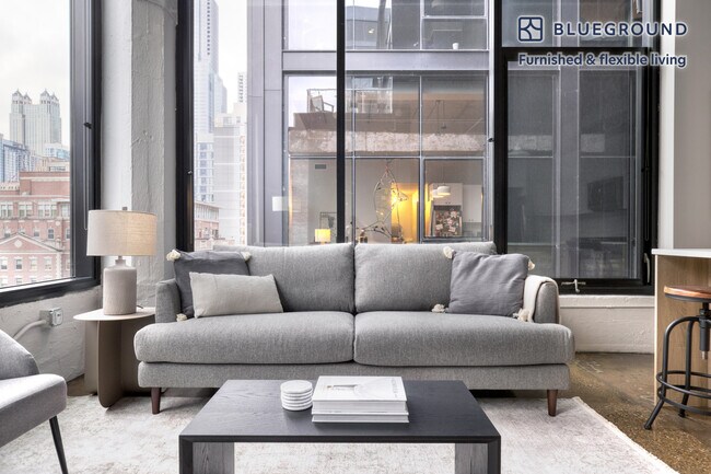 Photo - 676 N La Salle Dr Unidad FL6-ID894