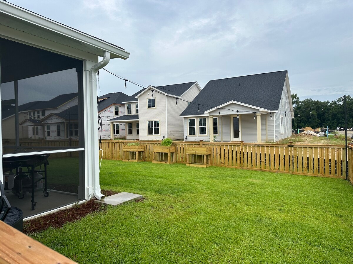 Photo - 8669 Windsor Hill Blvd