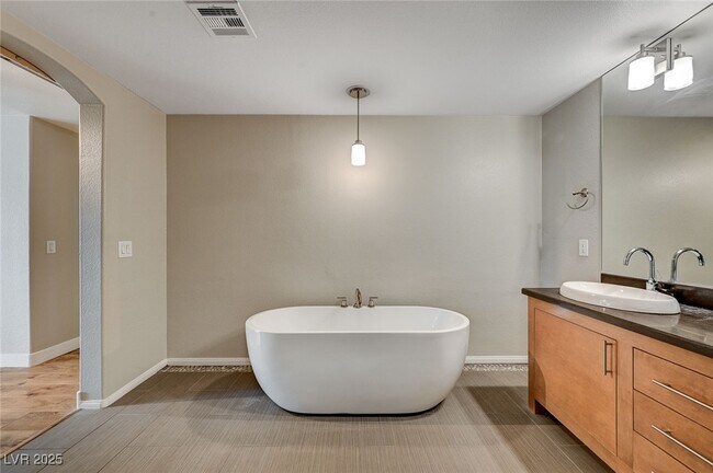 Photo - 11835 Portina Dr Unit 2023