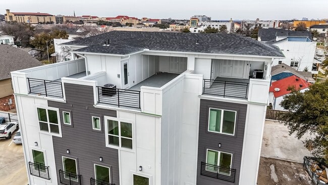 Photo - 2400 Benbrook Dr Unit 108