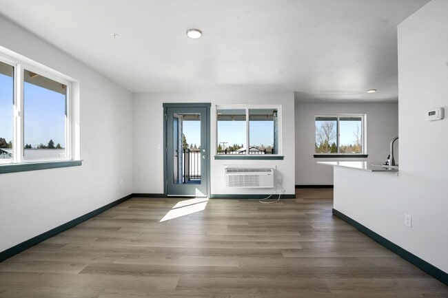 Photo - Hickory Lake