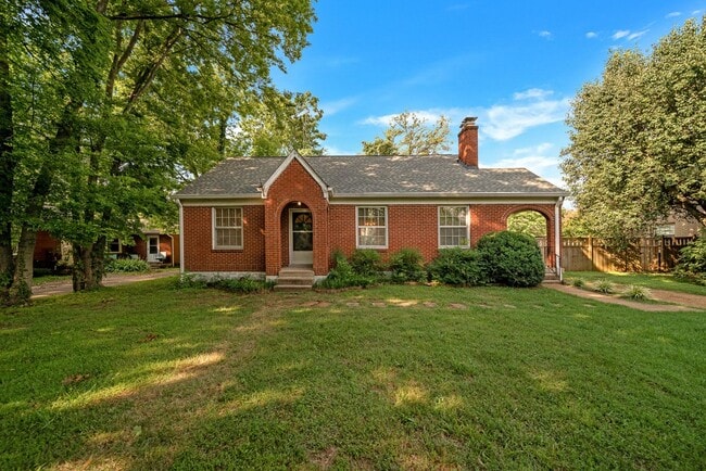 Charming 4BE/2BA home in the fantastic est... - Charming 4BE/2BA home in the fantastic est...