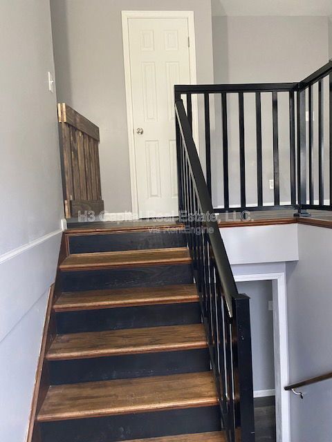 Photo - 217 Camelford Dr