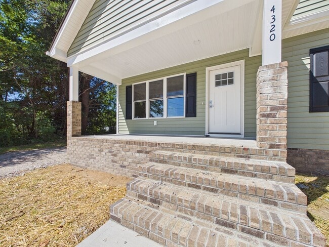 4320 Puddledock Rd