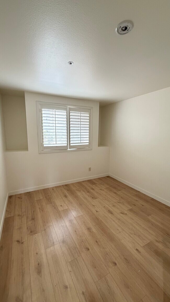 Photo - 5709 Kensington Pl