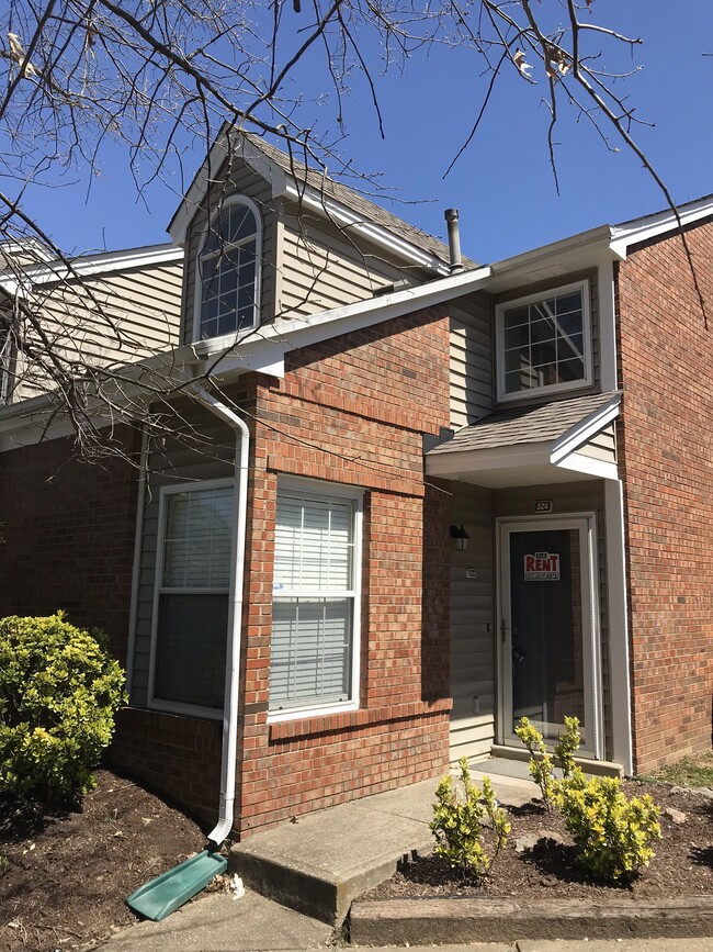 Photo - 324 Yorkshire Cir