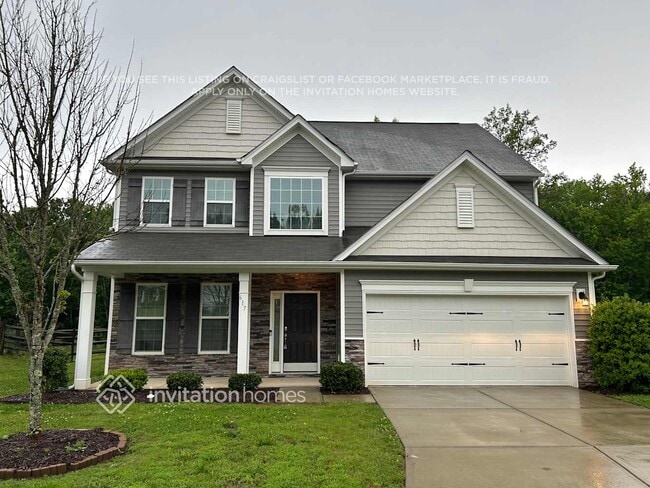 Photo - 617 Augustus Lane