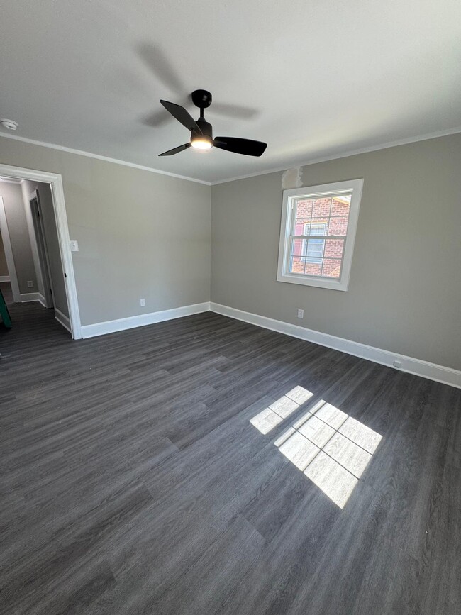 Photo - 1200 E Holly St