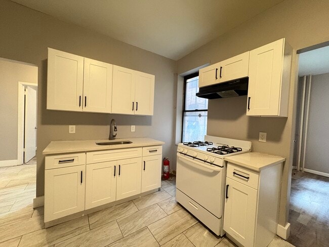 6 Bergen Ave 13 - 12 Bergen Ave Apartments Unit 13