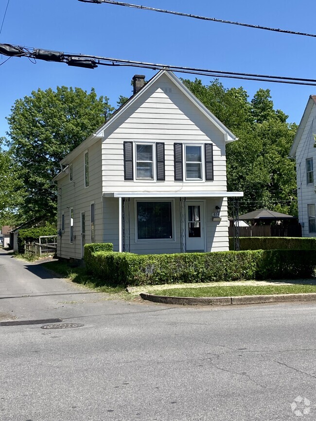 Building Photo - 638 Grier St Rental