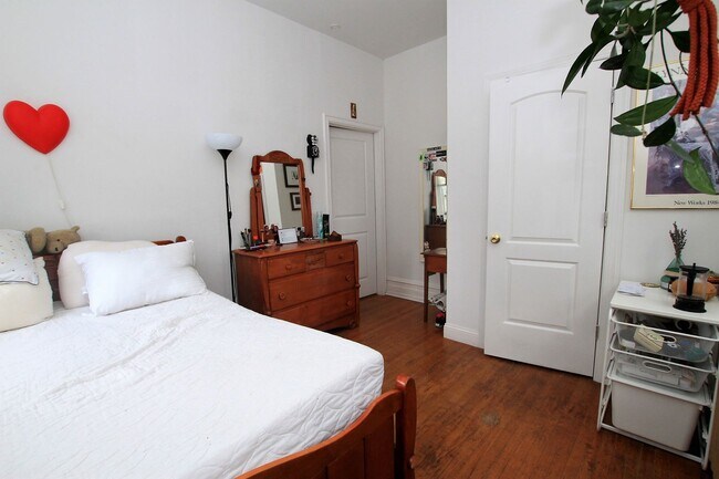 Photo - 3718 Spring Garden St Unit 2R