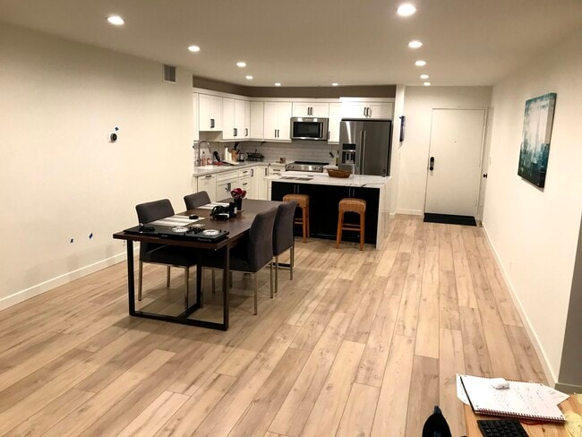 Photo - 2318 Fox Hills Dr Unidad 103