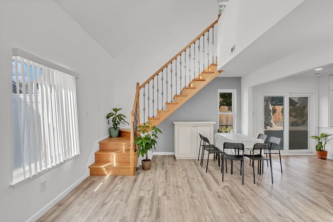 Photo - 5028 Halwell Dr