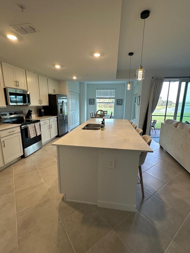 Quartz Counter - 17475 Opal Sand Dr Unit Wellen Park Opal