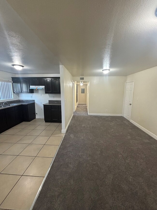 Photo - 846 E 109th St